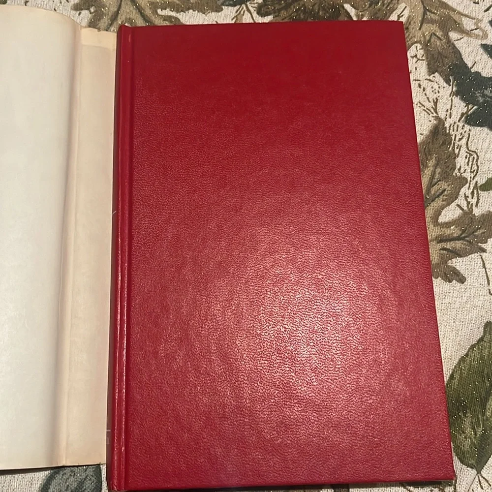 Missing Man Hardcover – January 1, 1975 by Katherine MACLEAN EUC